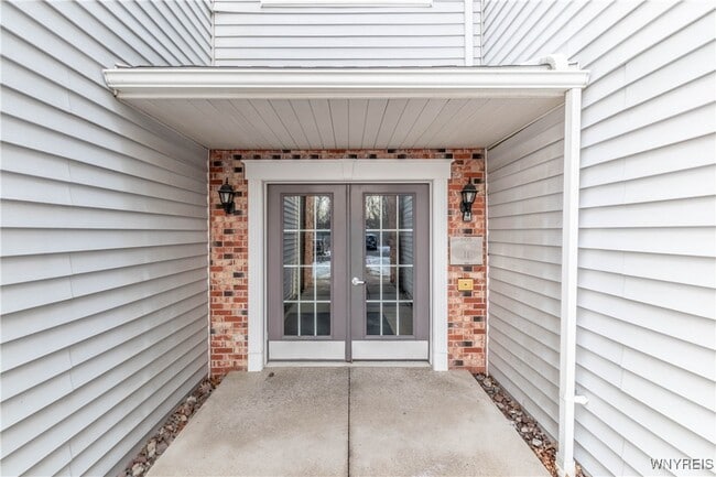 Building Photo - 1105 Youngs Rd