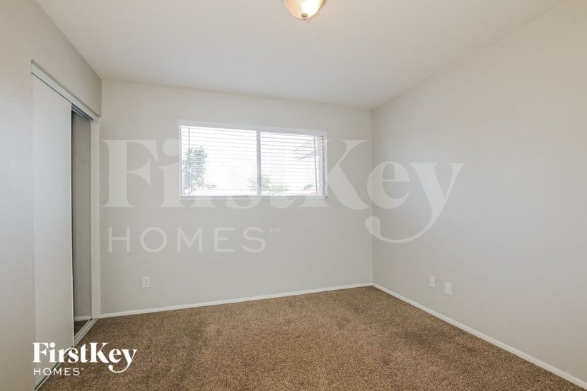 Building Photo - 4336 W Carol Ave