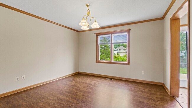 Building Photo - 811 Ivy Creek Cove