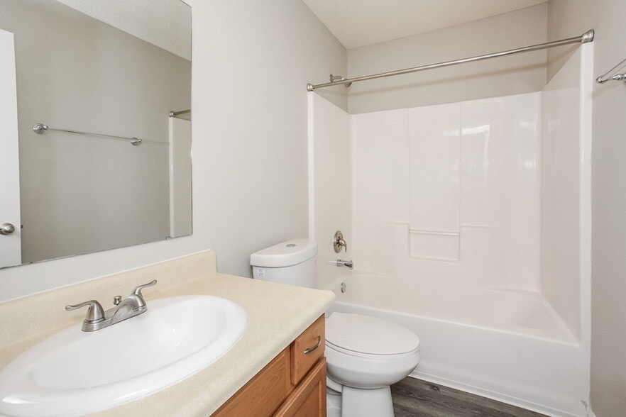 Building Photo - 5558 Wild Horse Dr