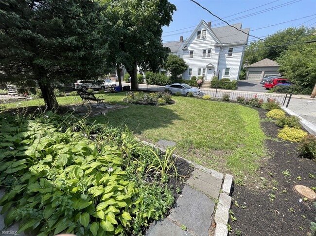Primary Photo - 2 br, 1 bath Duplex - 26 Shepard St 2