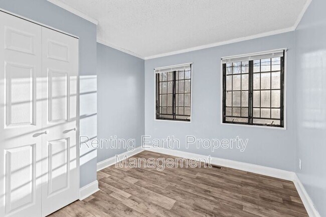 Building Photo - 3829 Ellis Ave SW