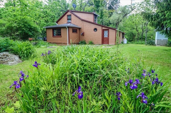Building Photo - 206 Litchfield Turnpike