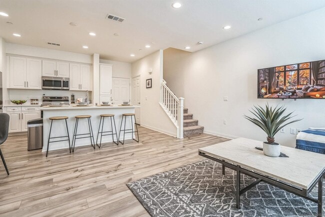 Building Photo - 2018 Barite St