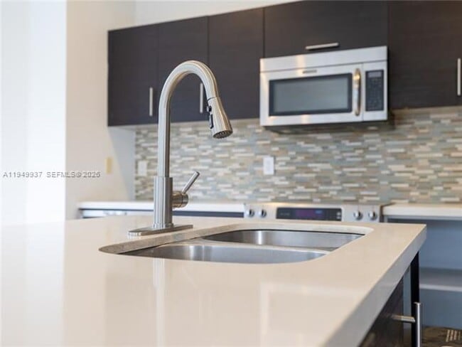 Building Photo - 7010 NW 106th Ave