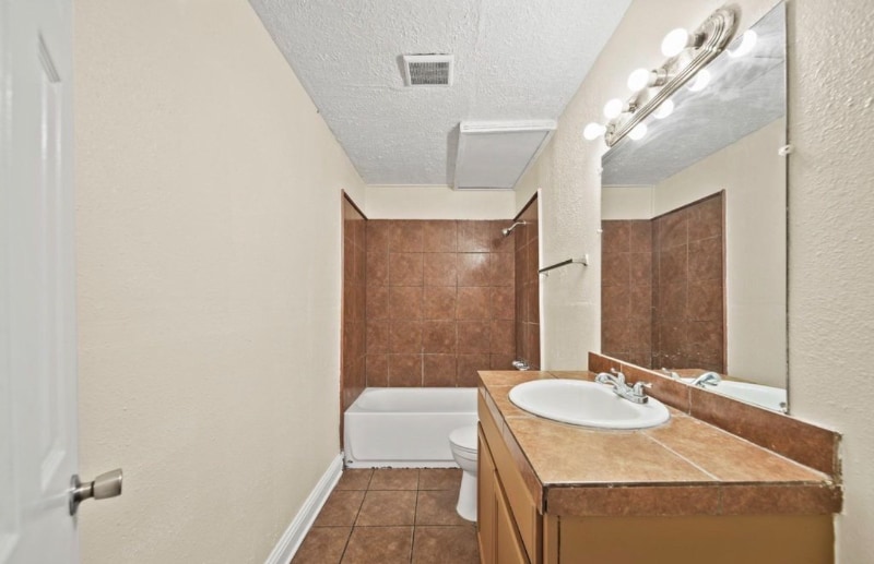 Building Photo - 3418 Sealy