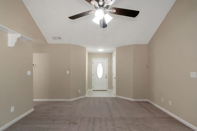 Building Photo - Charming 3BR/2BA Ranch Home in Stockbridge!