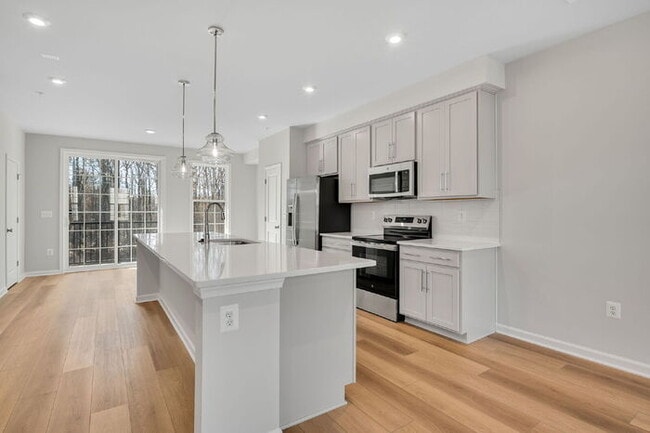 Building Photo - Brand New – 3 Bedroom Unit - Available NOW!