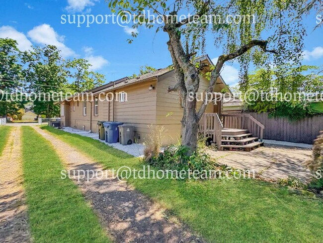Building Photo - "Charming 3-Bed Home with 2 Baths in the Heart of Kent – 1,310 Sq Ft of Comfort!"