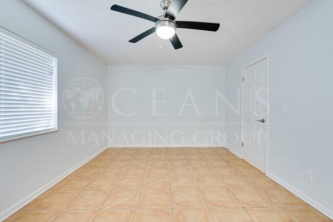 Building Photo - Beautiful Two-Story Townhome in Ormond Beach