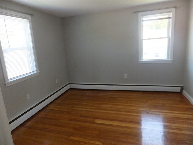 Building Photo - 115 Chubbuck St