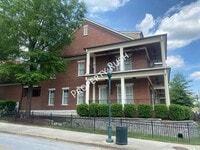 Building Photo - 105 E 3rd St