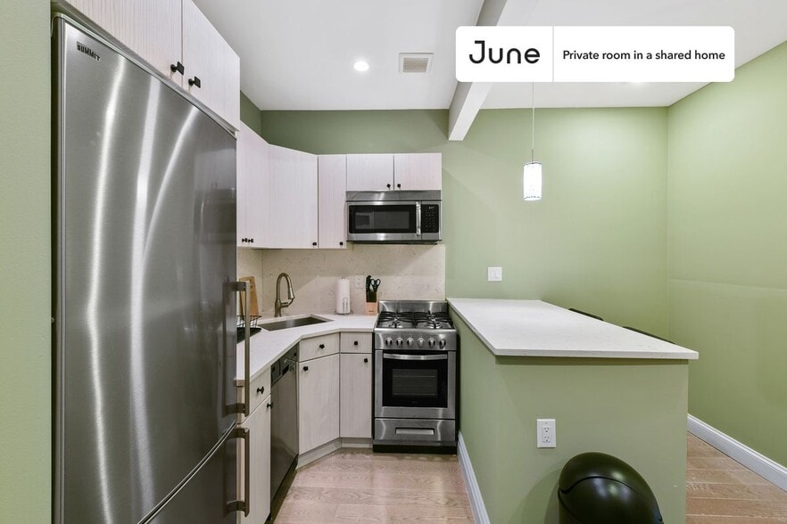 Building Photo - Room in Shared 3 bed/2 bath home in East Village