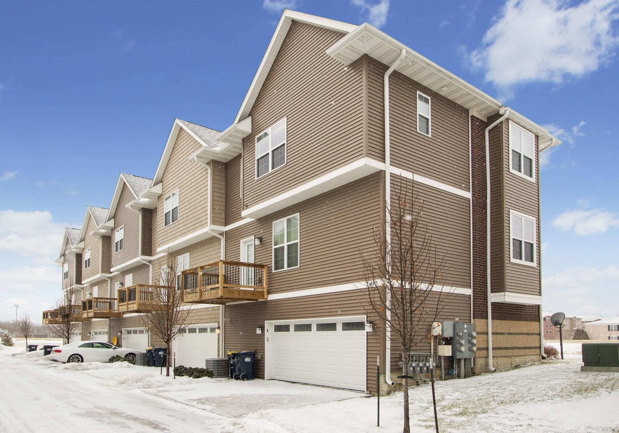 Building Photo - 320 Clark Dr