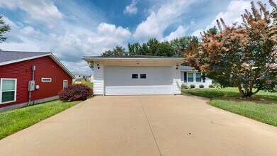Building Photo - Madison Ranch, 2 car garage, All electric