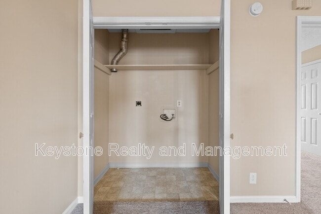 Building Photo - 308 Thompsonville Ln