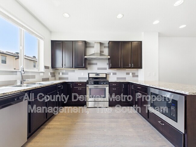 Building Photo - 15616 W Wesley Ave