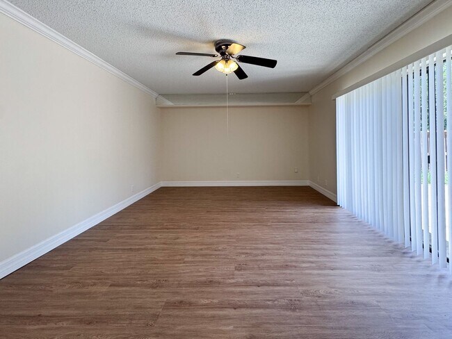 Building Photo - Newly Remodeled 2 bedroom 2.5 bath near Millenia Mall