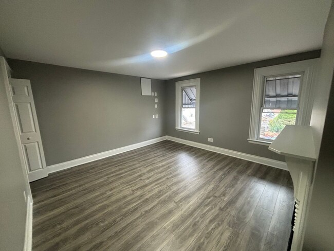 Building Photo - Newly Renovated 2 Bedroom House for Rent!