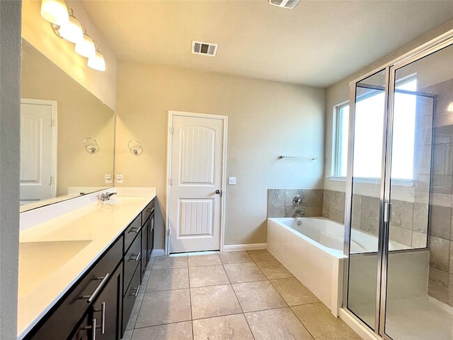 Building Photo - 16412 Vescovo Ln