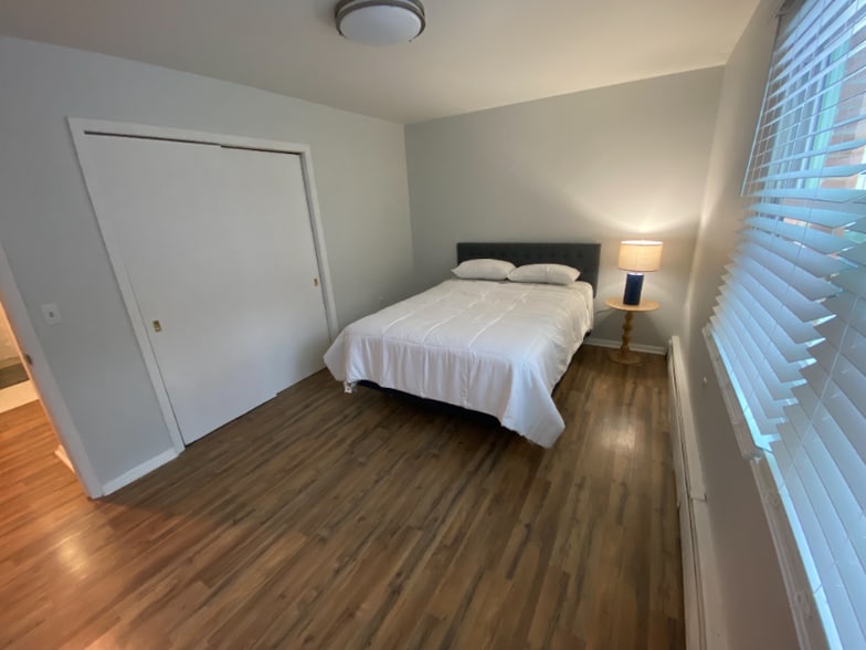 Building Photo - 700 Fayette St