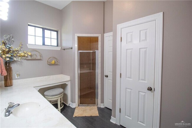 Building Photo - 506 Orchard Ct