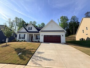 Building Photo - Beautiful New Home in georgous community