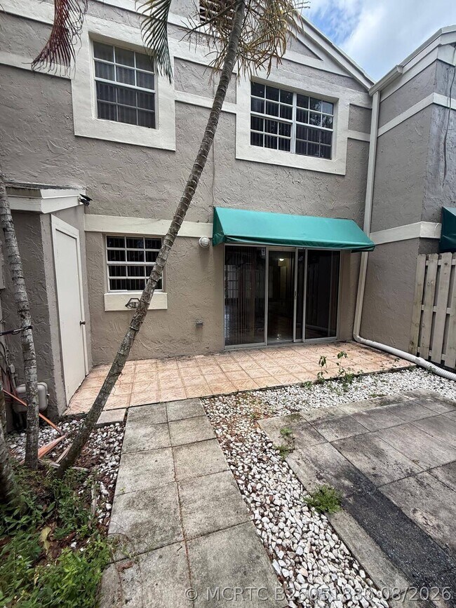 Building Photo - 5232 SW 122nd Terrace