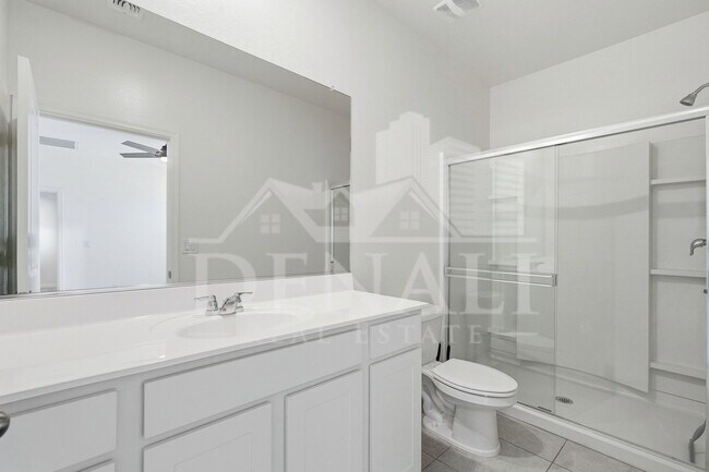 Building Photo - 10941 N 165th Ave