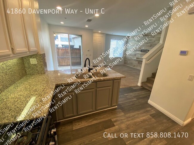 Building Photo - 41860 Davenport Way