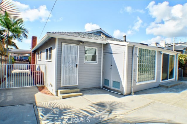 Building Photo - 123 W Avenida Valencia