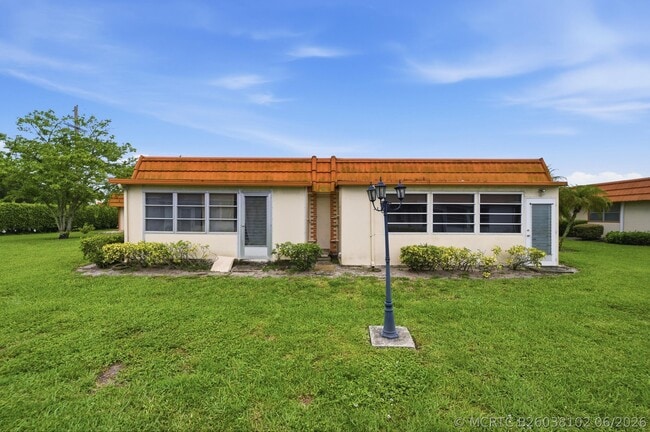 Building Photo - 28 Seville Dr