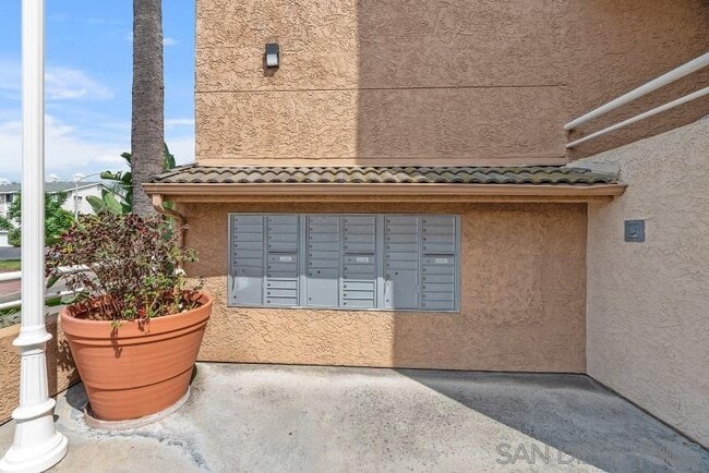 Building Photo - 3969 Mahaila Ave