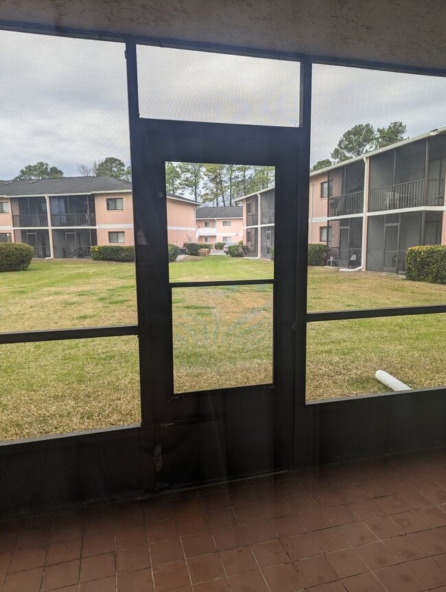 Building Photo - Tradewinds I