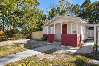 Building Photo - Cute 2bdrm/1bath with large yard & storage...
