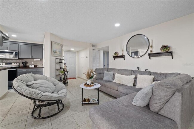 Building Photo - 8724 Mallard Reserve Dr
