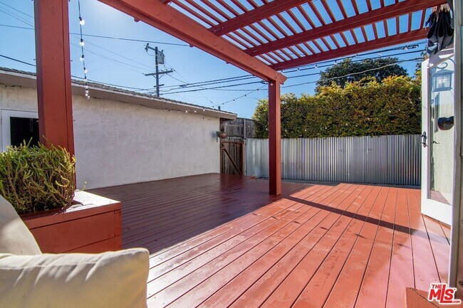 Building Photo - 6322 W 79th St