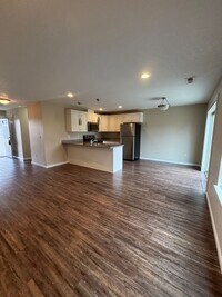 Building Photo - NEWLY UPDATED 4 bed / 2.5 BATH - Desirable Spokane Valley