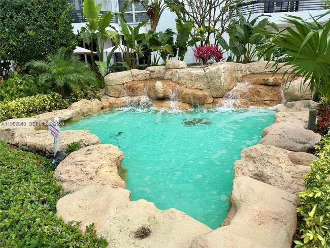 Building Photo - 3600 Mystic Pointe Dr