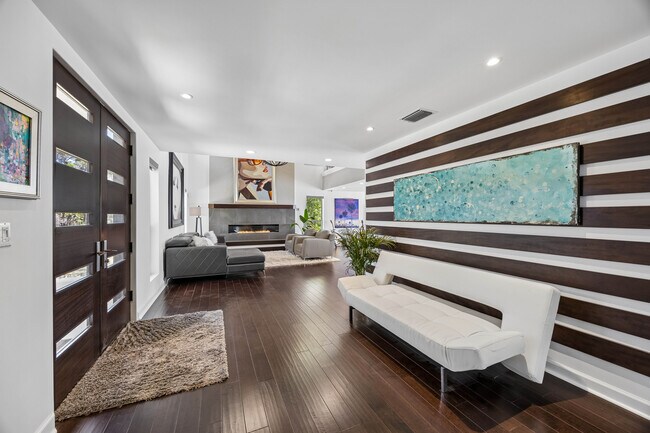 Building Photo - 14030 Mandarin Oaks Ln