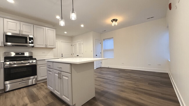 Building Photo - 114 Stephen St