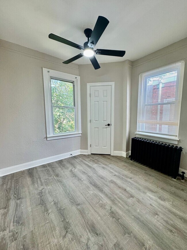 Building Photo - Amazing West Oak Lane 3bd/1ba Available NOW!