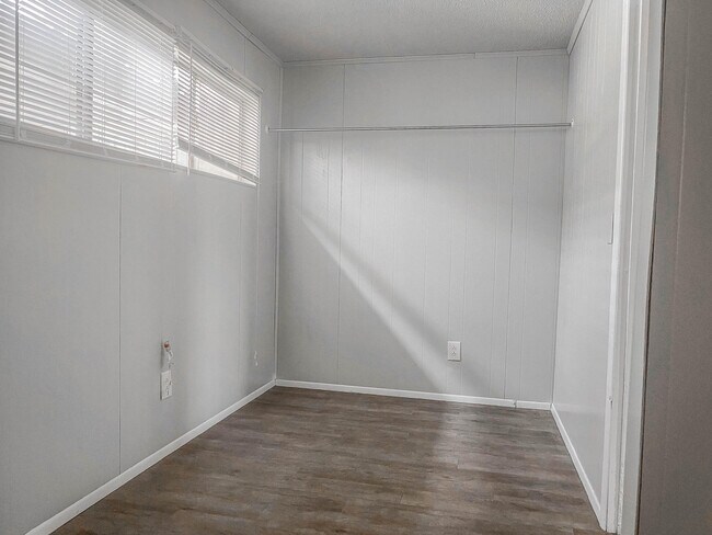 Building Photo - 5416 49th St