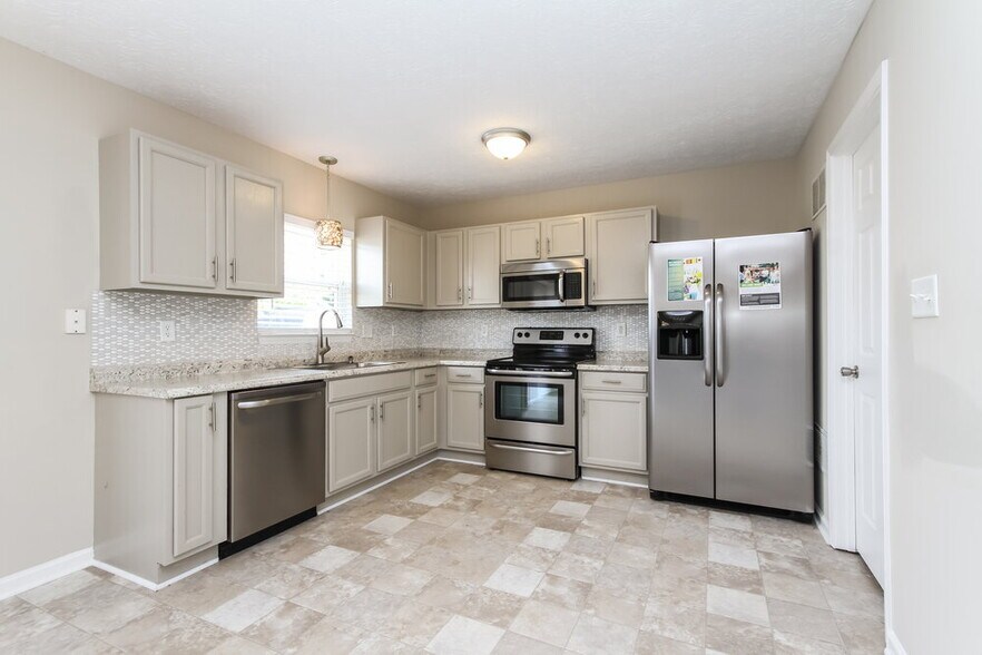 Building Photo - 1255 Spring Ridge Cir