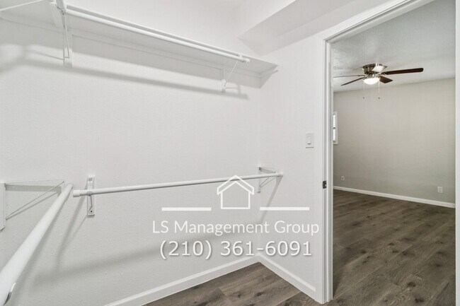 Building Photo - 622 Denver Blvd