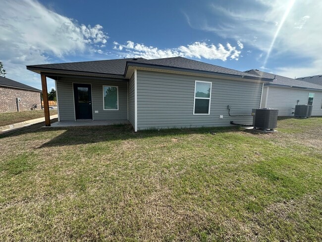 Building Photo - *Newly Built* 3 Bed 2 Bath 2 Car Garage