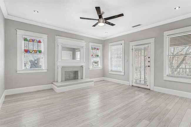 Building Photo - 4719 Junius St