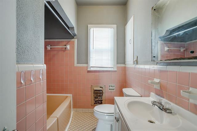 Building Photo - 3332 Mt Vernon Ave