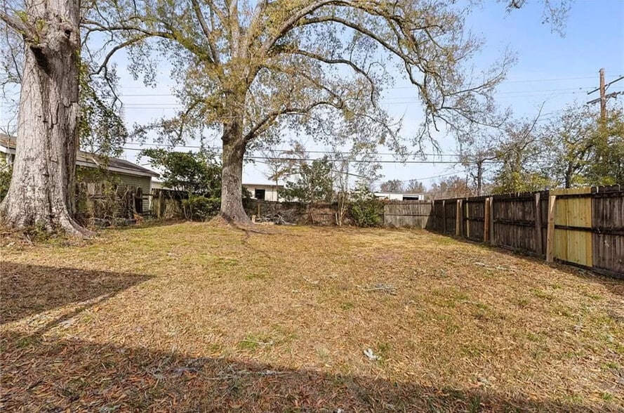 Back yard - 114 Rosewood Dr