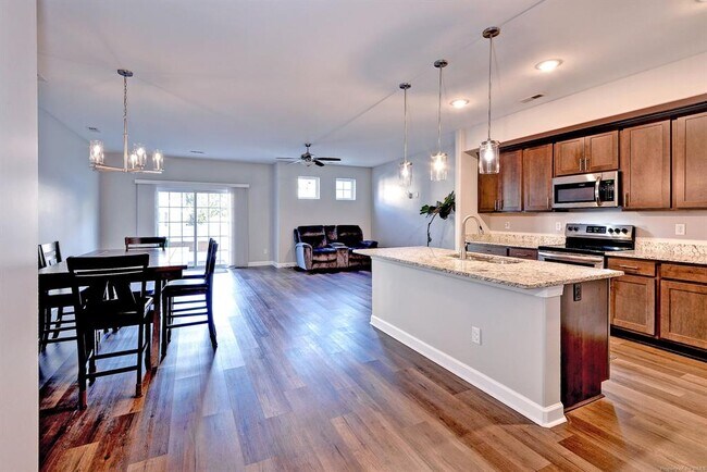 Building Photo - 107 Bicameral Ln